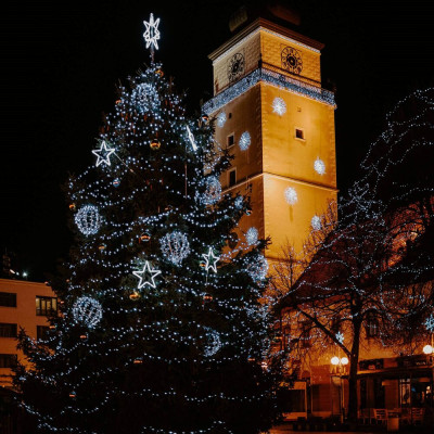 LED světelný řetěz - 27,5m, 500LED, IP44, studená bílá + záblesky